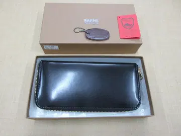 BARNS OUTFITTERS 코도반 라운드 지퍼 장지갑