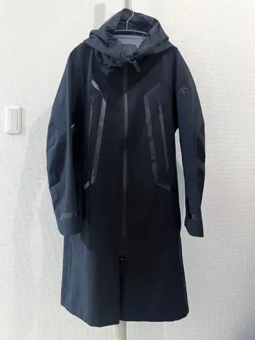 DESCENTE GORE-TEX PRO X-TREME SHELL COAT