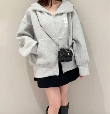 이번 시즌 snidel 볼륨 후드티