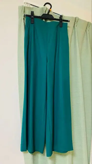 MACPHEE 파인 울 스트레치 와이드 크롭 팬츠