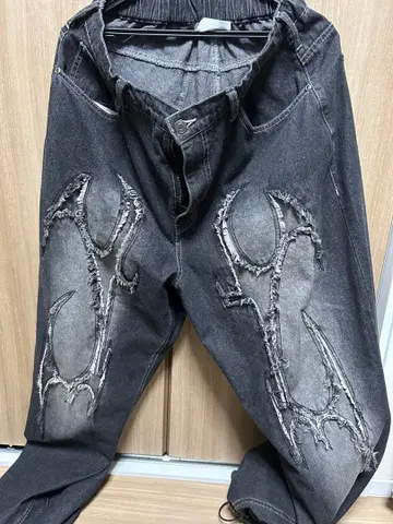 A'GEM/9 x .kom 데미지 가공 데님