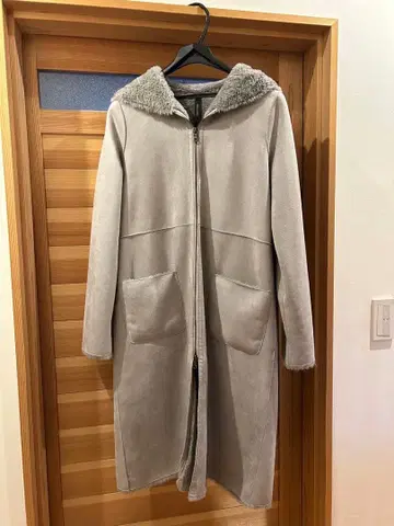 그레이 페이크 무스탕 롱 코트 후드 부착