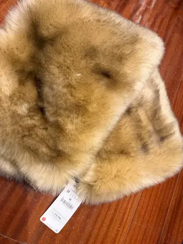 ZARA 베이지 퍼 넥워머 택 포함