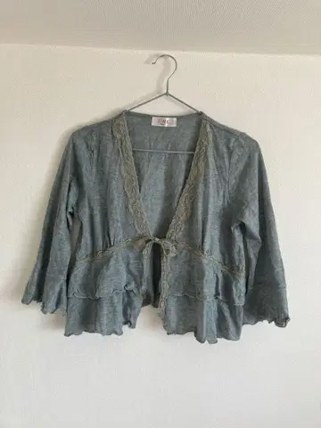 그레이 레이스 장식 프릴 가디건