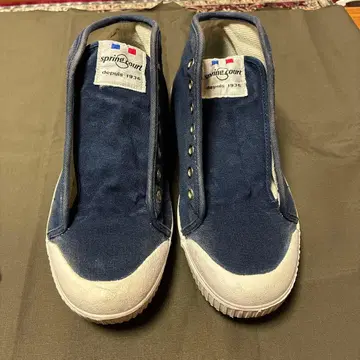 spring court 스니커즈 네이비