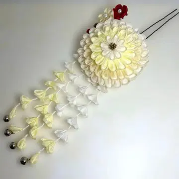 성인식 후리소데 머리 장식 헤어콤 츠마미자이쿠 화이트 옐로우 컬러 후리후