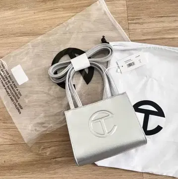 Telfar 실버 숄더백 로고 수납 가방 포함