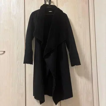 블랙 무스탕 스타일 롱 코트