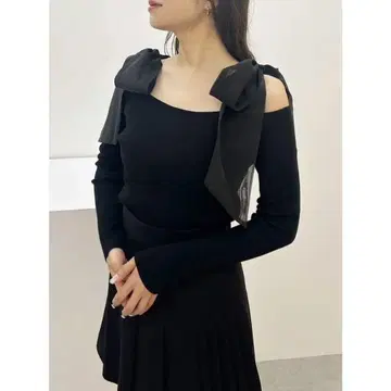 숄더 리본 롱 슬리브 니트 머큐리 듀오 블랙 블랙
