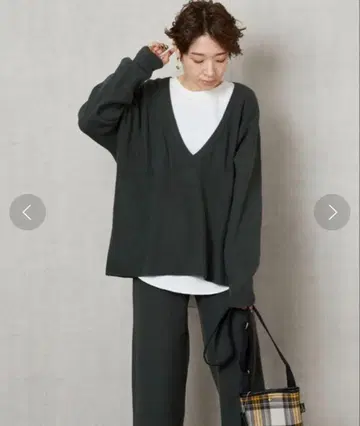 프릭스스토어 깊은 V넥 니트 셋업