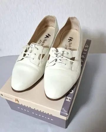 Hush Puppies 화이트 레이스업 펌프스