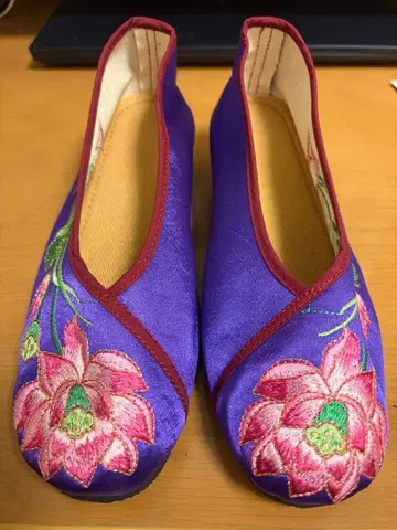 연꽃 자수 신발 차이나 슈즈 가게에서 구매