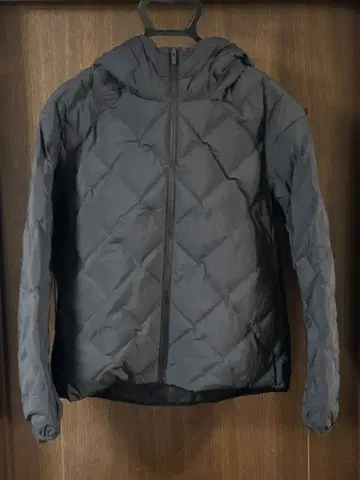 유니클로 퍼프틱 후드티