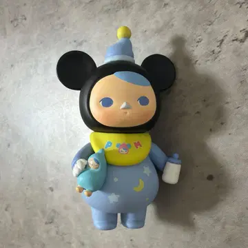 popmart MICKEY FAMILY PUCKY