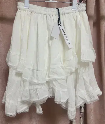 ALLEY TOKYO 플레어 스커트 화이트