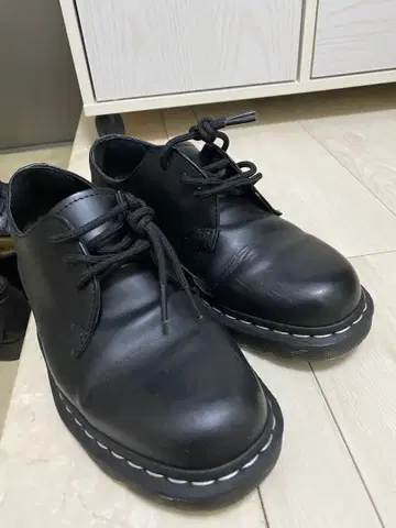 닥터마틴 Dr.Martens 화이트 스티치