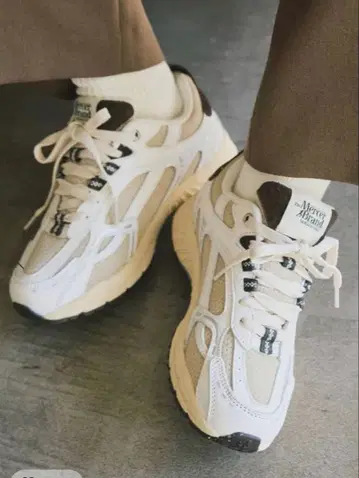 새상품! Mercer Brand 스니커즈 화이트/베이지