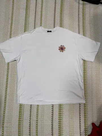 플라워 프린트 T셔츠 화이트