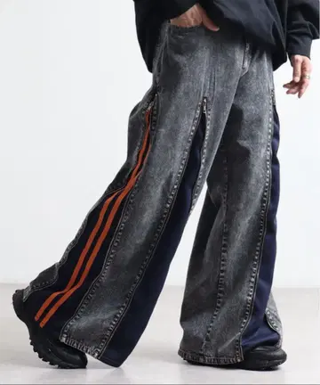 사이드 지퍼 달린 그레이 데님 팬츠