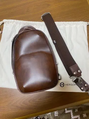 [컨디션 최상] 엘르포크 수납 가방 포함 HERGOPOCH 원숄더 바디백