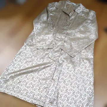 밀라 쇤 레인코트 올 패턴