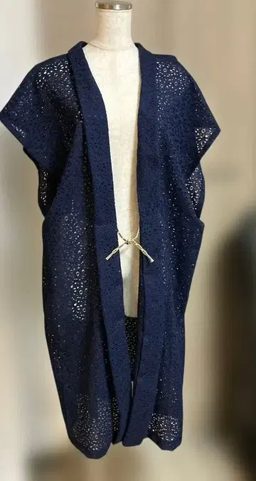 [ 새상품 ] 다크 네이비 레이스 소재 민소매 겉옷 겉옷 끈 포함