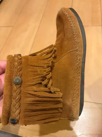 미네통카 프린지 부츠 292