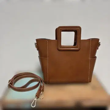 브라운 숄더백 스퀘어 핸들