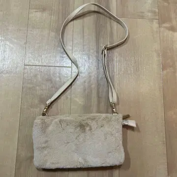 베이지 퍼 숄더백