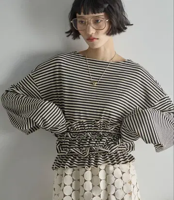 The YOn 프릴 뷔스티에 세트 루즈핏 롱 T