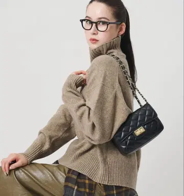 AULENTTI 가죽 퀼팅 체인 숄더백