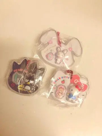 헬로키티 배드바츠마루 위시미메일 아크릴 키링 3개 세트