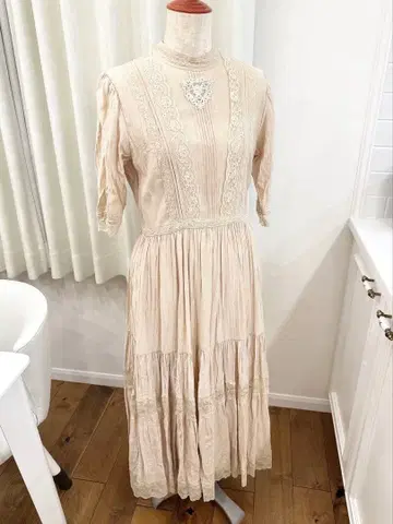 안아더 안제라스 원피스