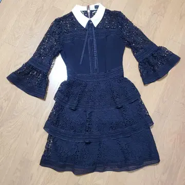 네이비 레이스 프릴 소매 원피스