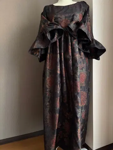 기모노 리메이크 오시마 명주 프릴 소매의 넉넉한 원피스 국화 고전 패턴