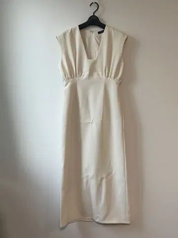 아뉴앙스 사이드 개더 디자인 점프 스커트