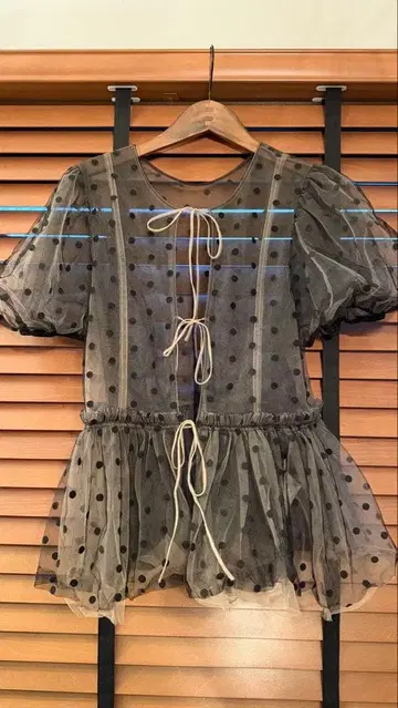 MAISONSPECIAL 2WAY 하드 튤 상의