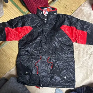 UNLIMITED GEAR 점퍼 블랙/빨간색