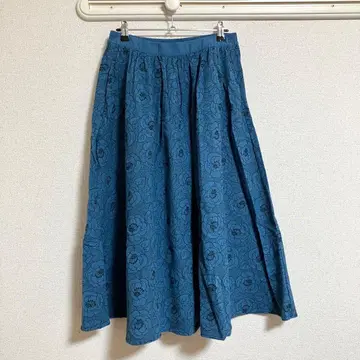 마블슈드 사잔카 플레어 스커트 새상품급