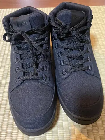 올버즈 블랙 하이컷 스니커즈