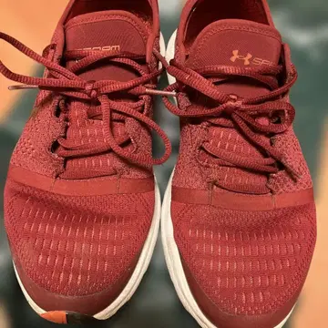 언더아머 러닝화 레드