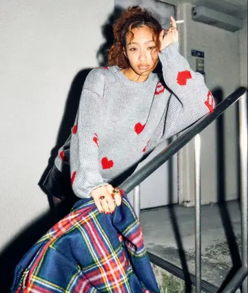 아클렌트 하트 재규어 니트