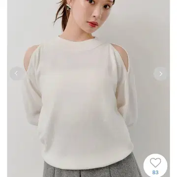 SNIDEL 콜드 숄더 풀오버 어깨 트임 니트