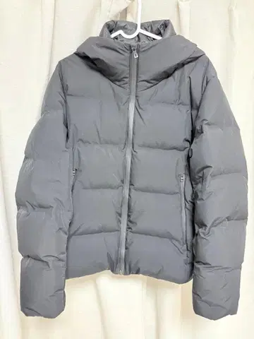 유니클로 심리스 다운 파카 블랙