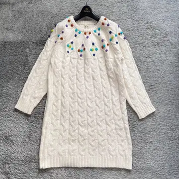 티티카카 폼폼 달린 케이블 니트 원피스