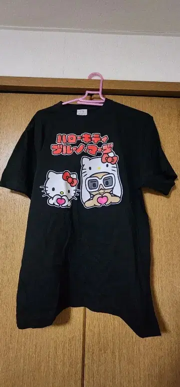 BRUNO MARS x HELLO KITTY 티셔츠 M 사이즈