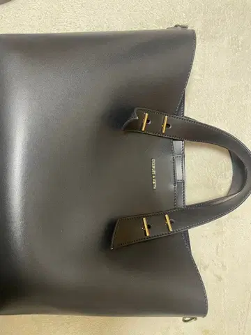 블랙 가죽 핸드백