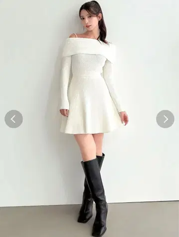 RESEXXY 스트랩 미니 니트 원피스