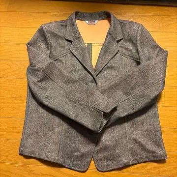 자켓으로, 꽃의 채색이라는 브랜드입니다.