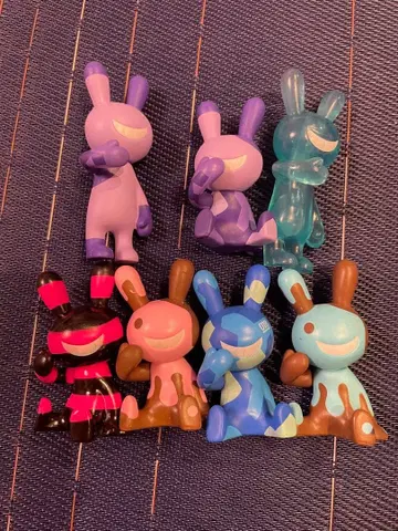 블랙 토끼 묶음 판매 가챠 피규어 7점